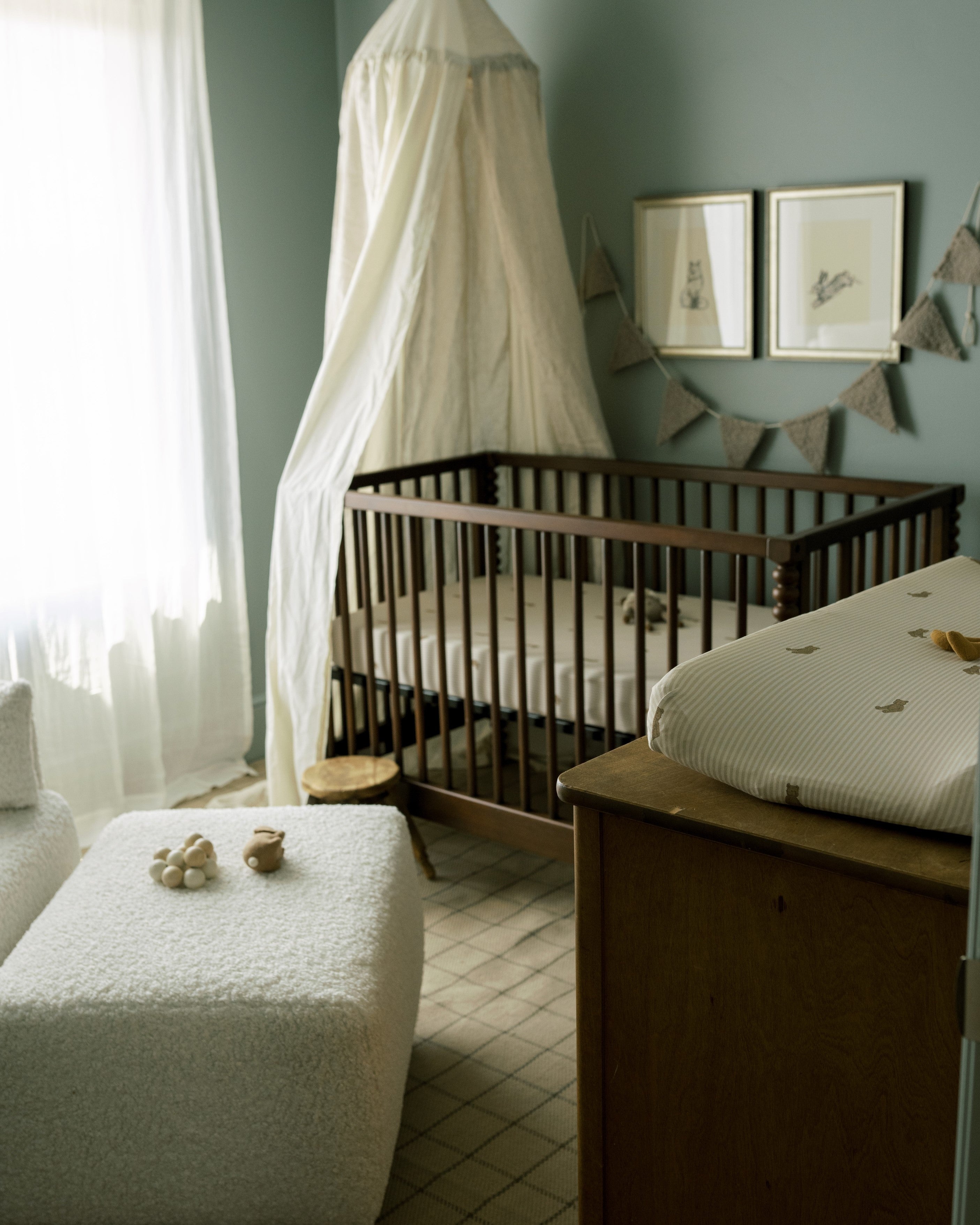 Choosing the Right Crib Sheet and Size