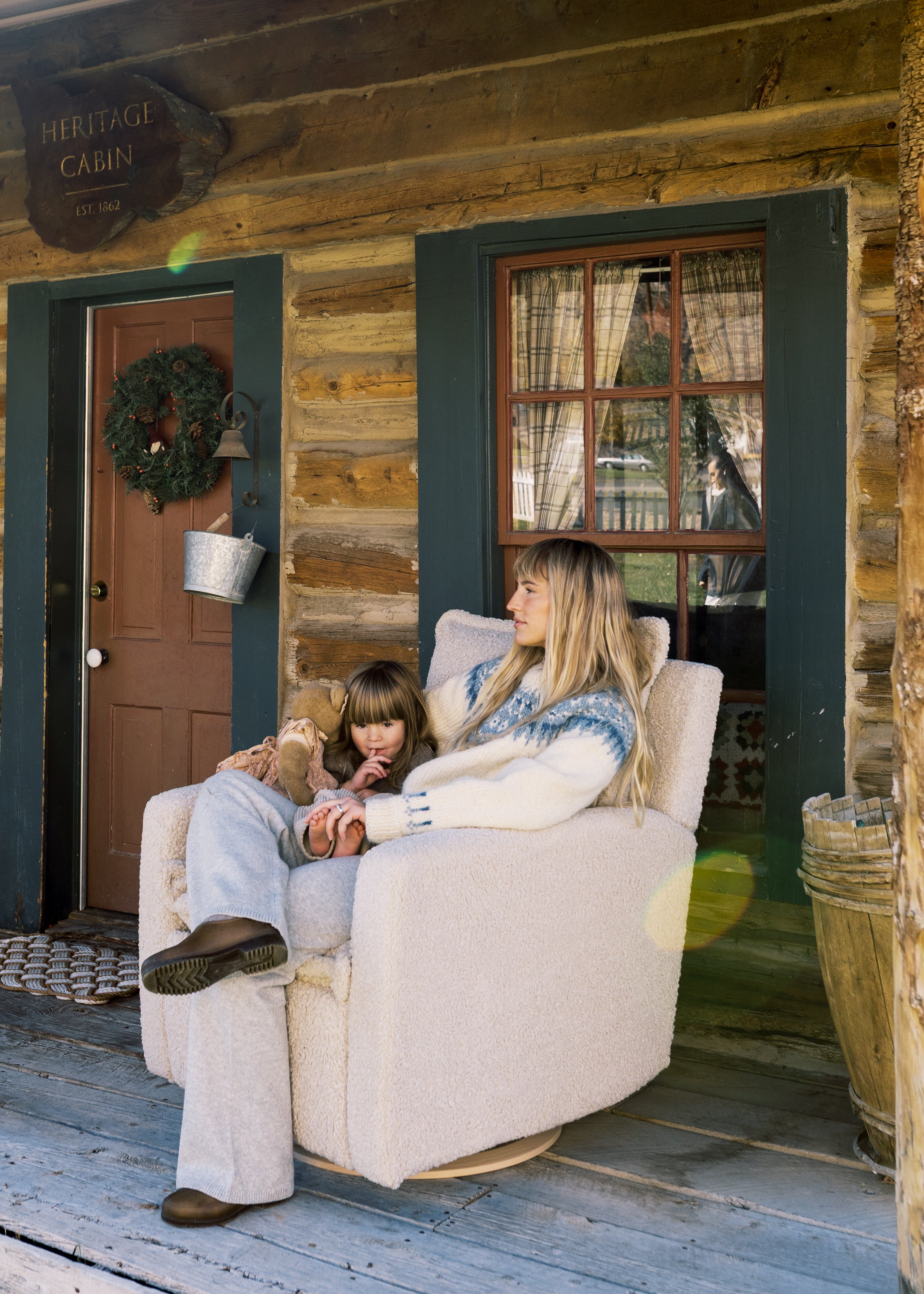 Flynn – Gliding Swivel Nursery Recliner - Sheepskin Linen