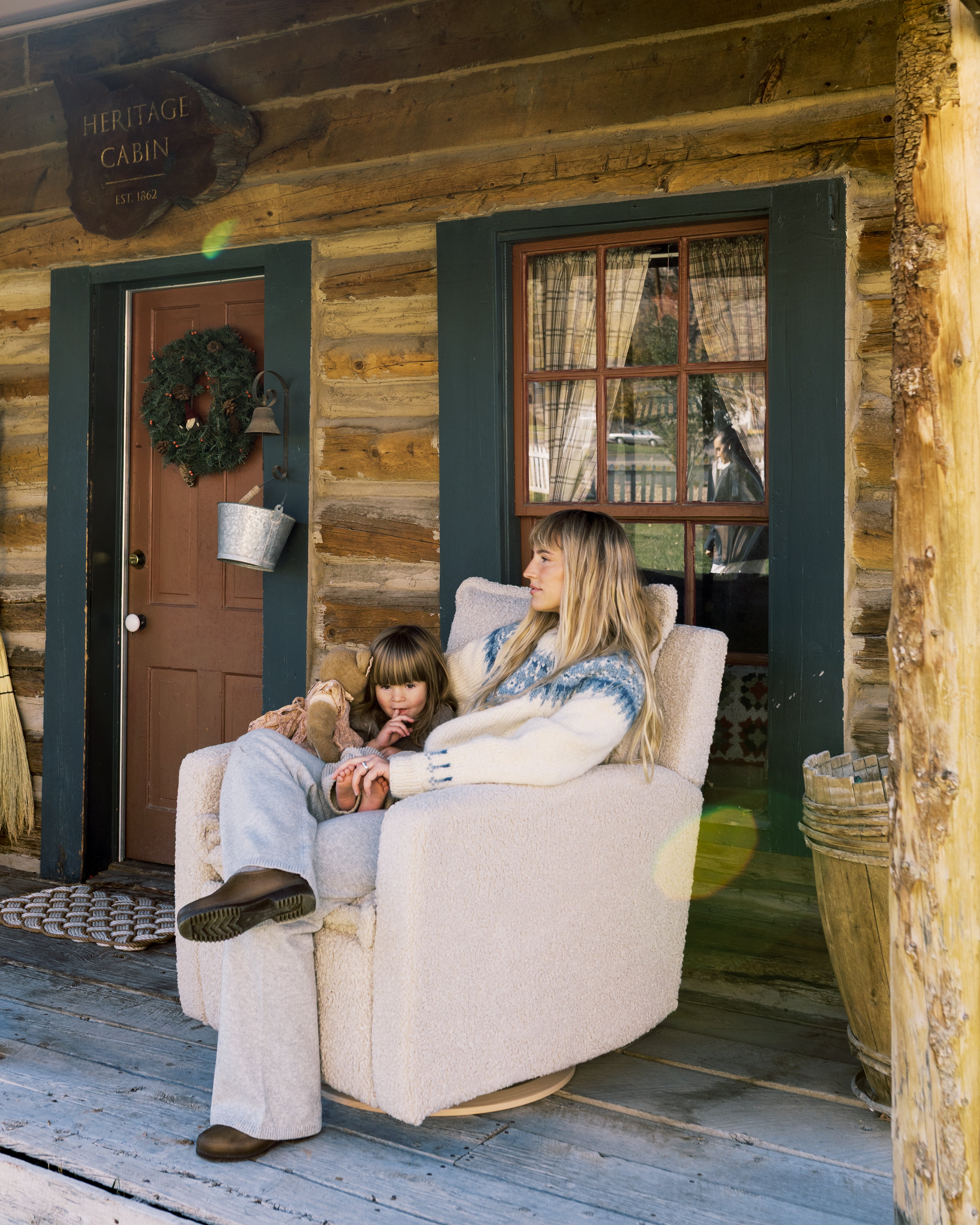 Flynn – Gliding Swivel Nursery Recliner - Sheepskin Linen