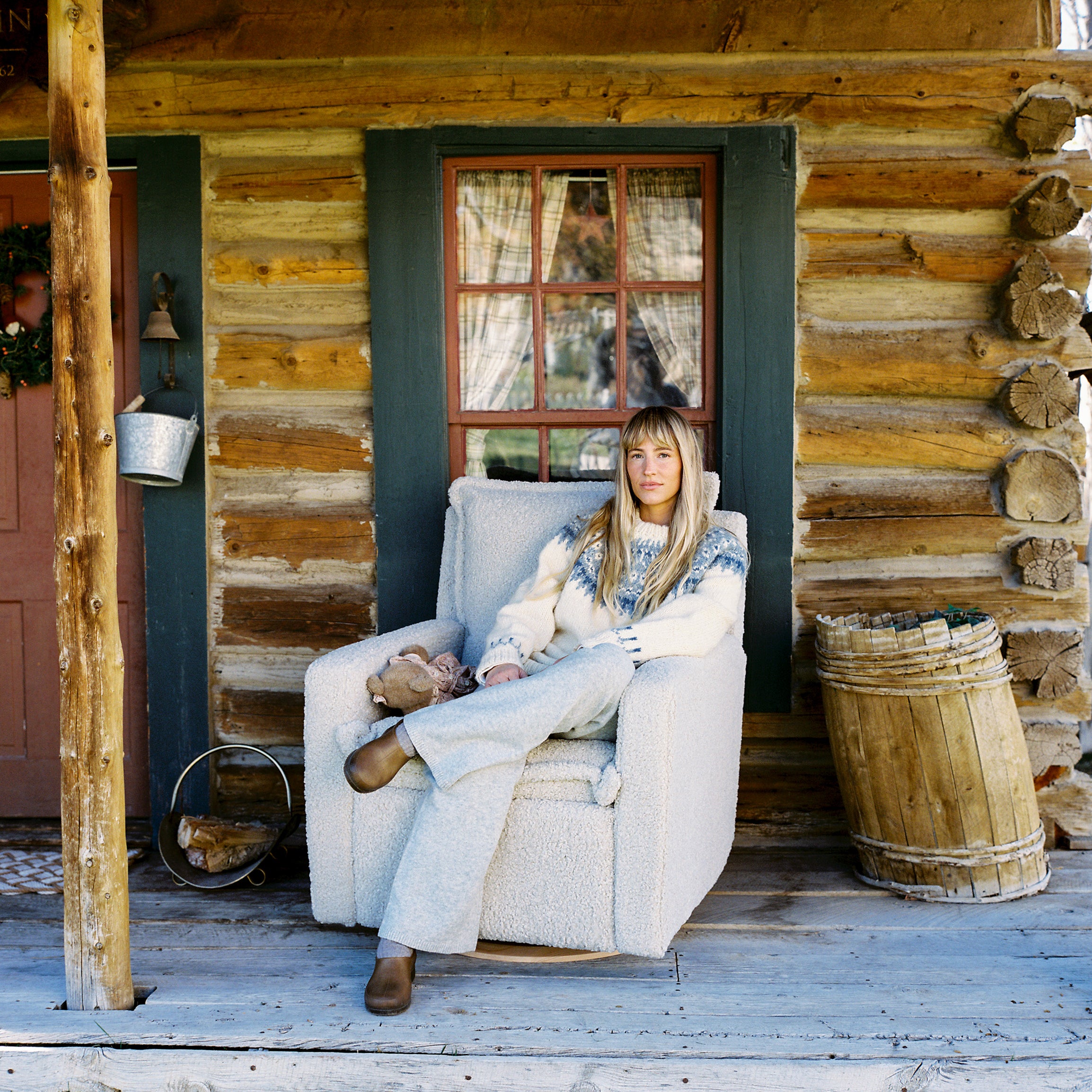 Flynn – Gliding Swivel Nursery Recliner - Sheepskin Linen