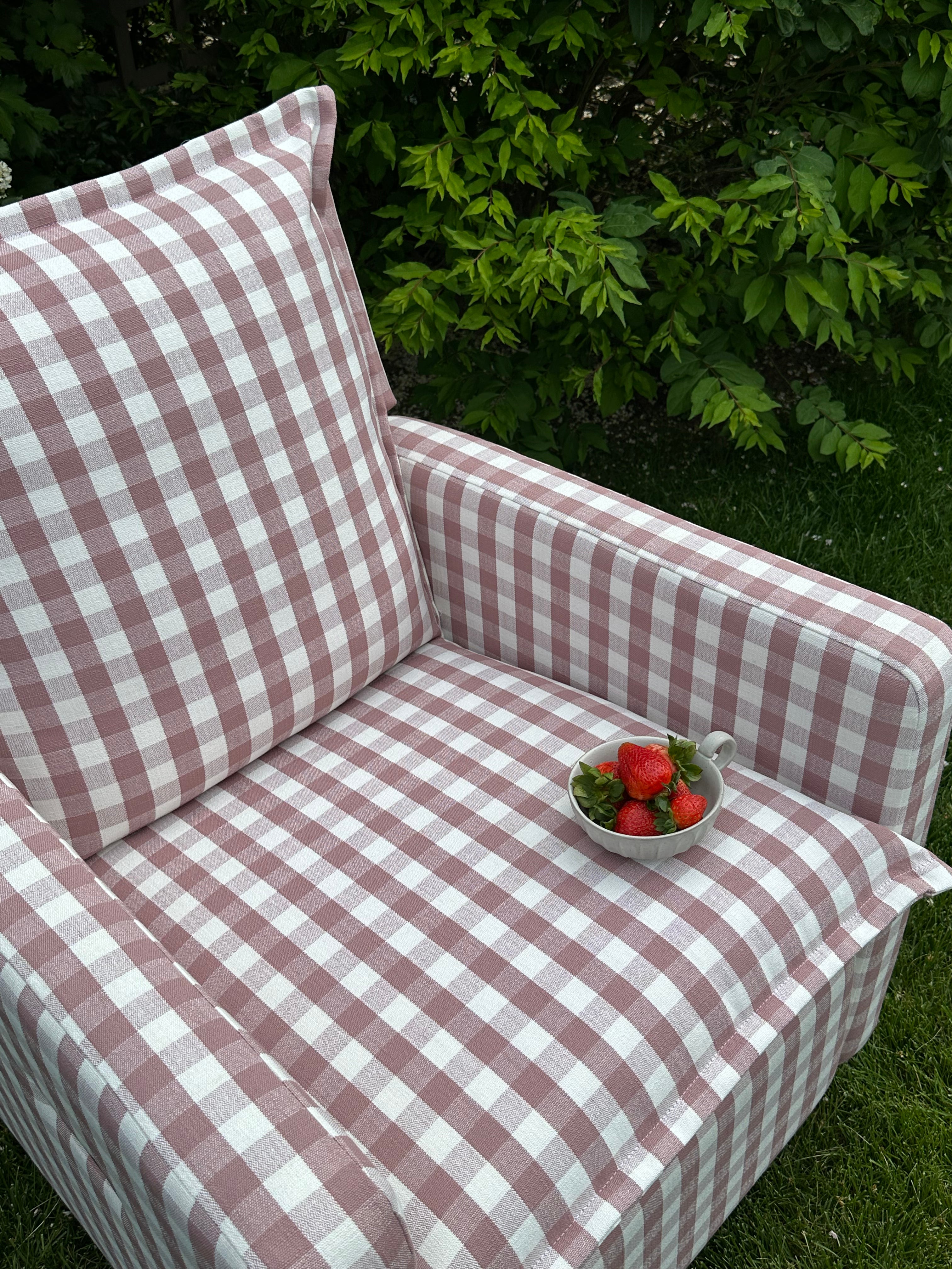 Strawberry Jam Gingham Swatch