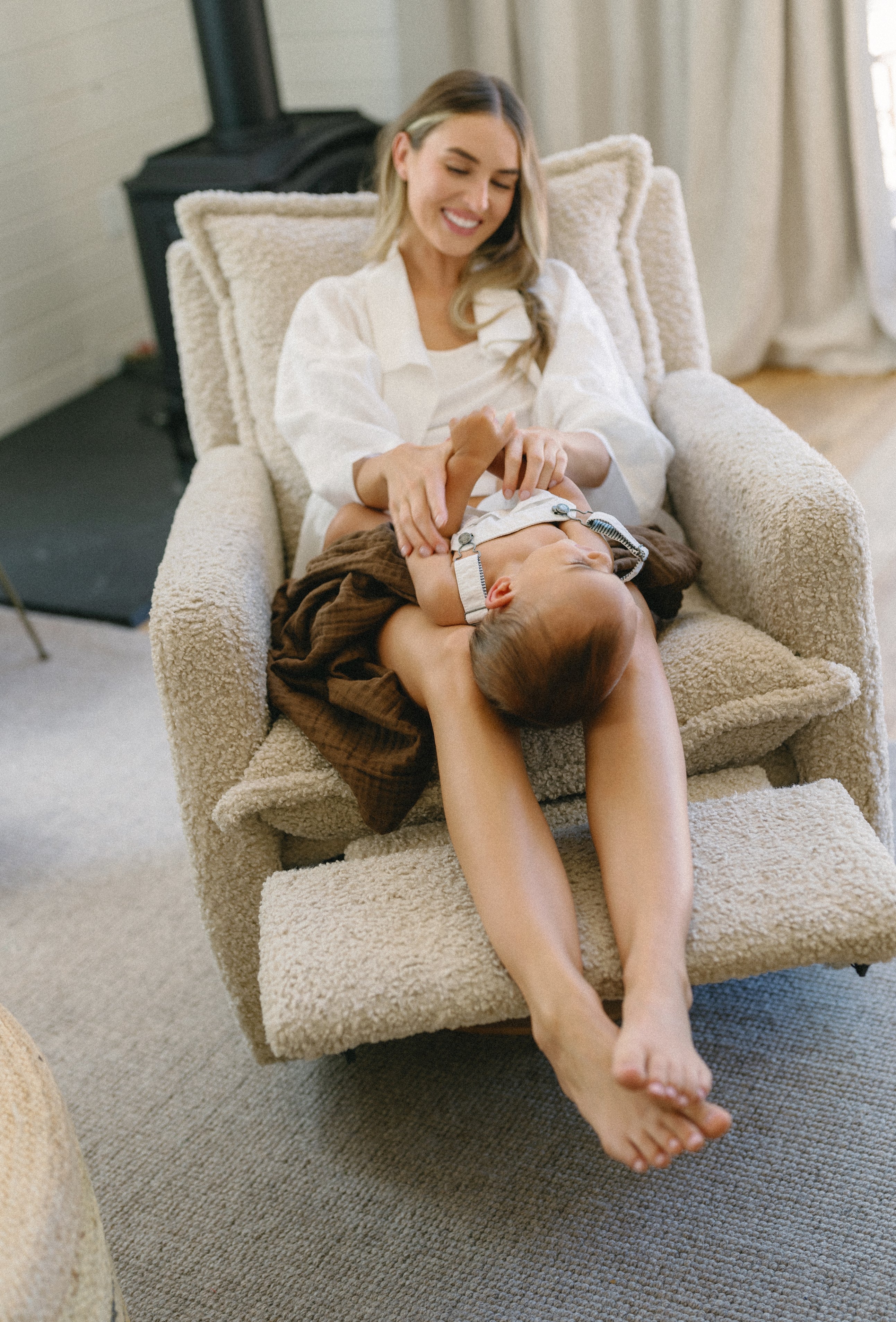 Flynn – Gliding Swivel Nursery Recliner - Sheepskin Linen