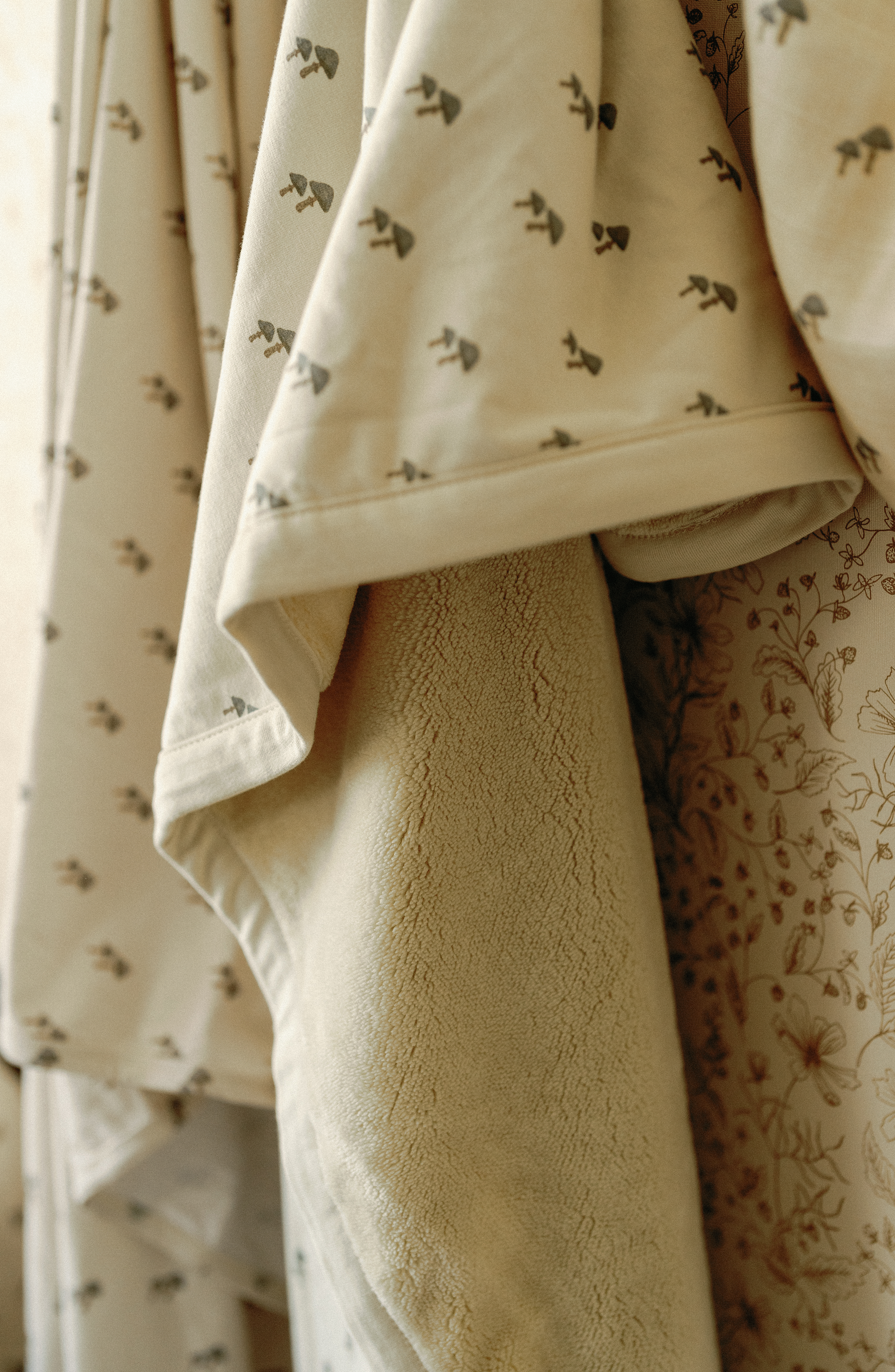 'Mushroom' Nursery - Cuddle Plush Infant Blanket