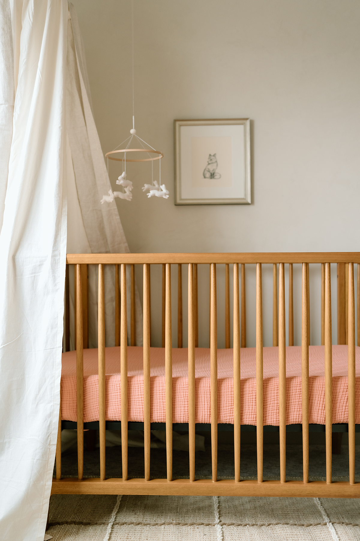 'Rosette' Pink - Premium Muslin Crib Sheet