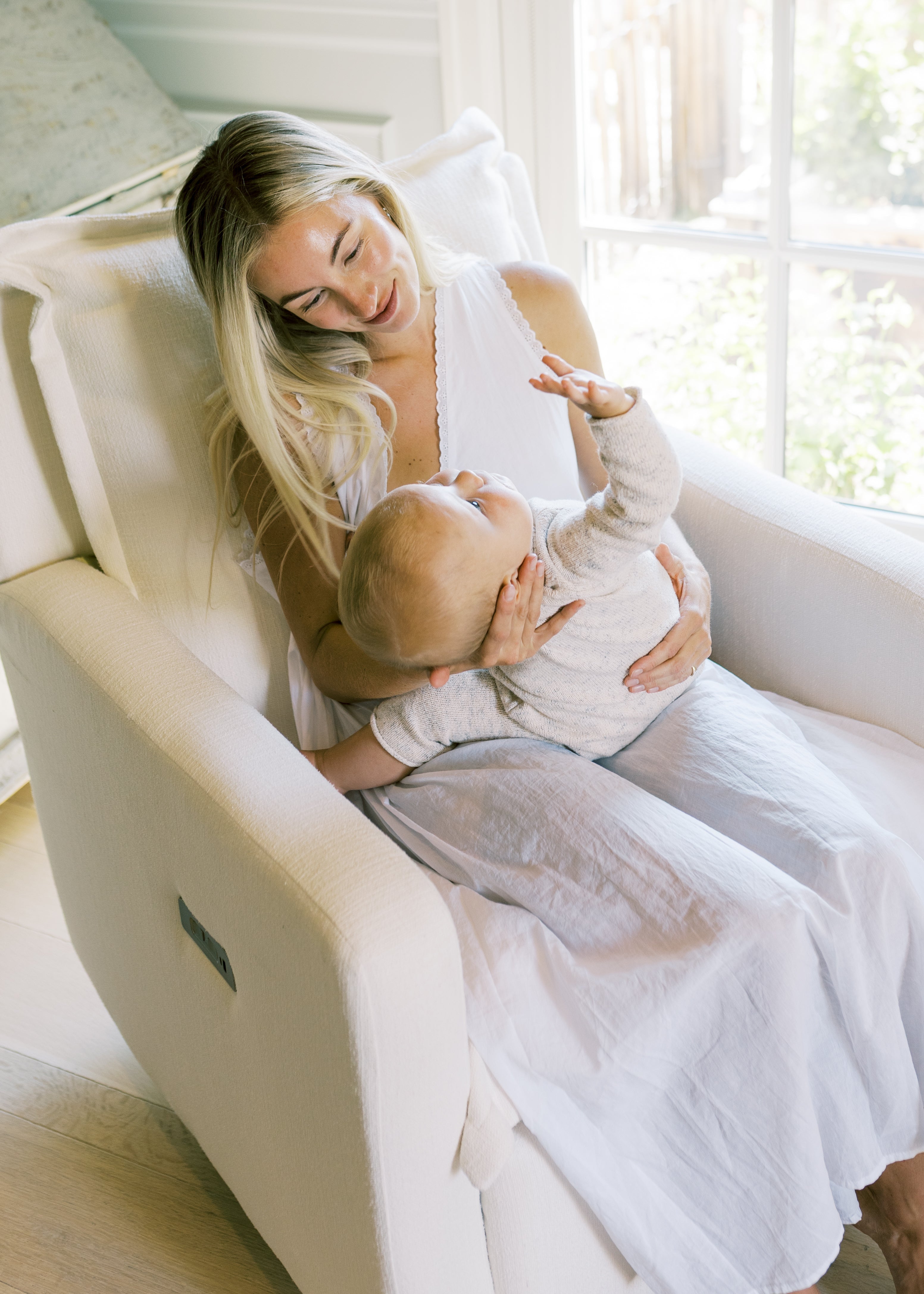 Flynn – Gliding Swivel Nursery Recliner - High Performance Ivory