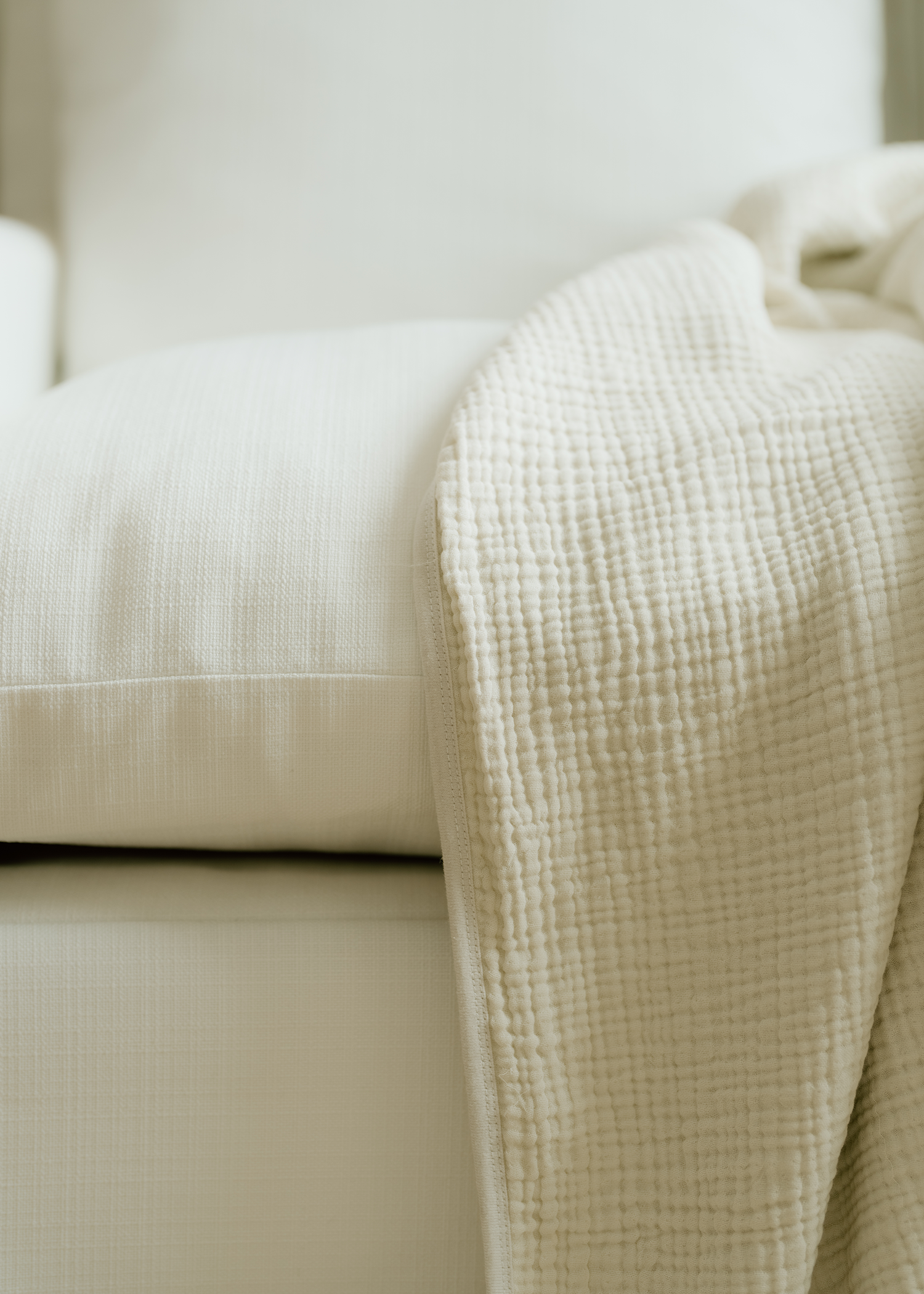 'Eggshell' Creme - Premium Muslin Blanket