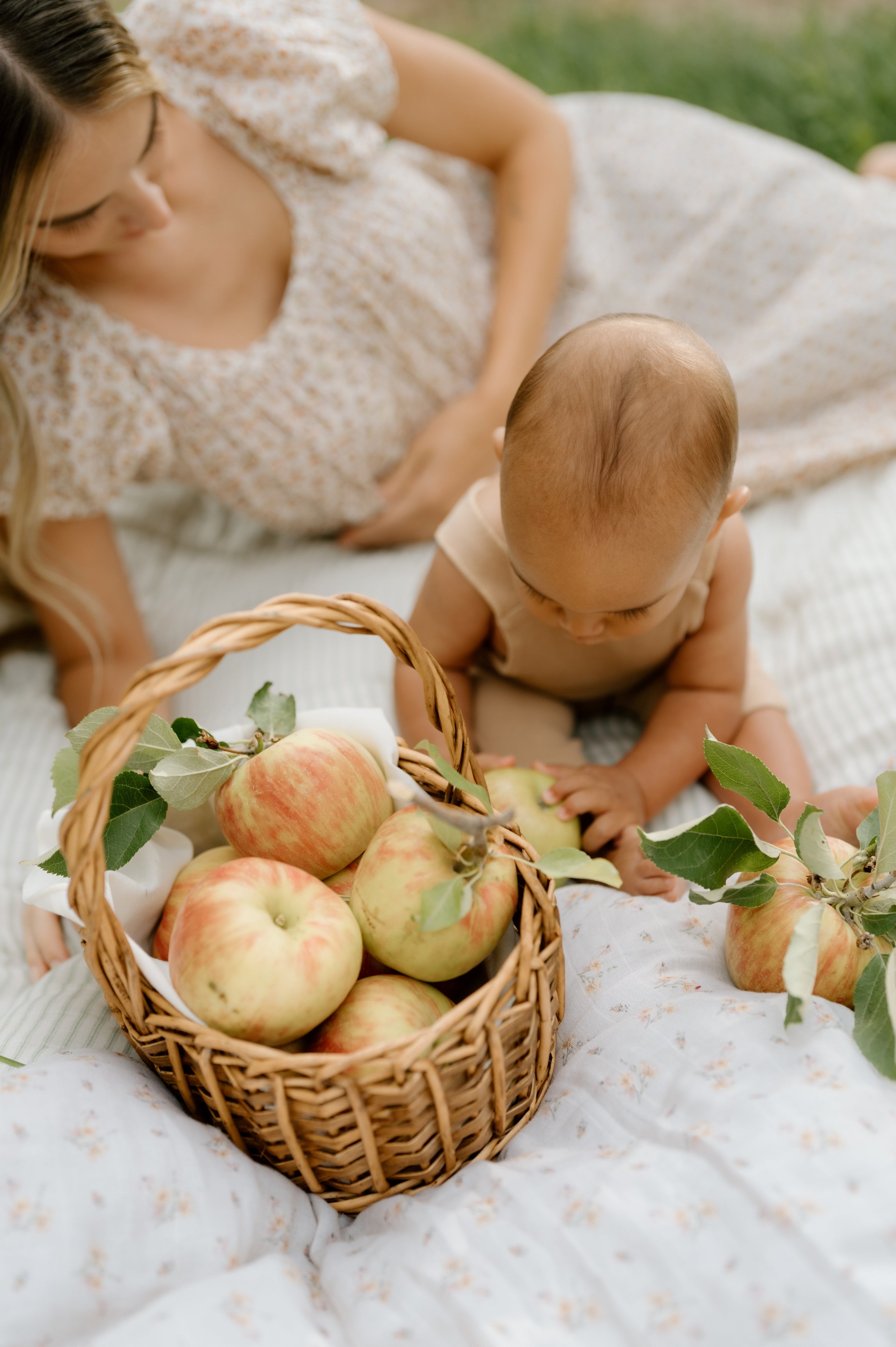 Dainty Floral - Premium Muslin Crib Quilt