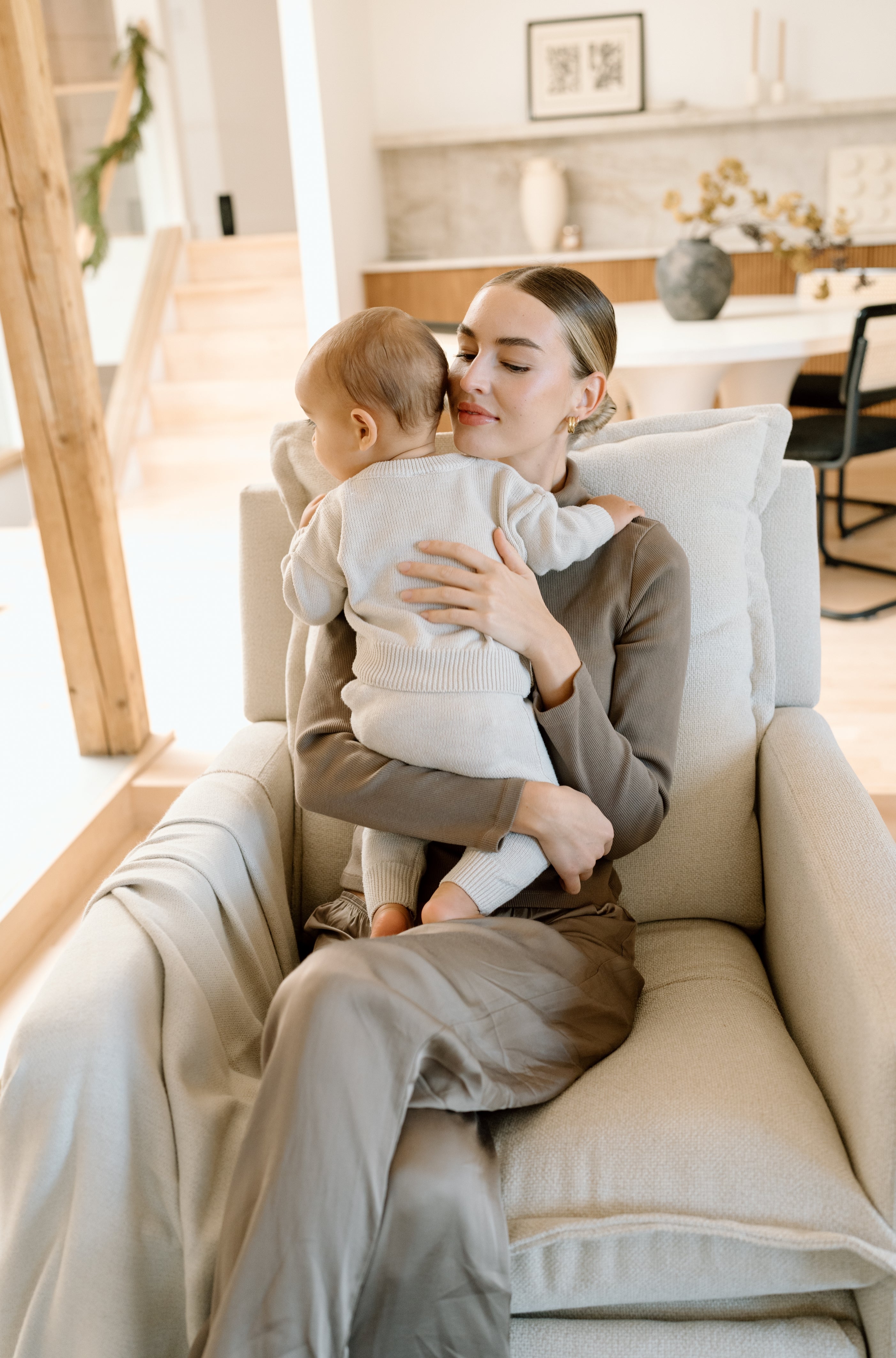 Flynn – Gliding Swivel Nursery Recliner - High Performance Basket Sand