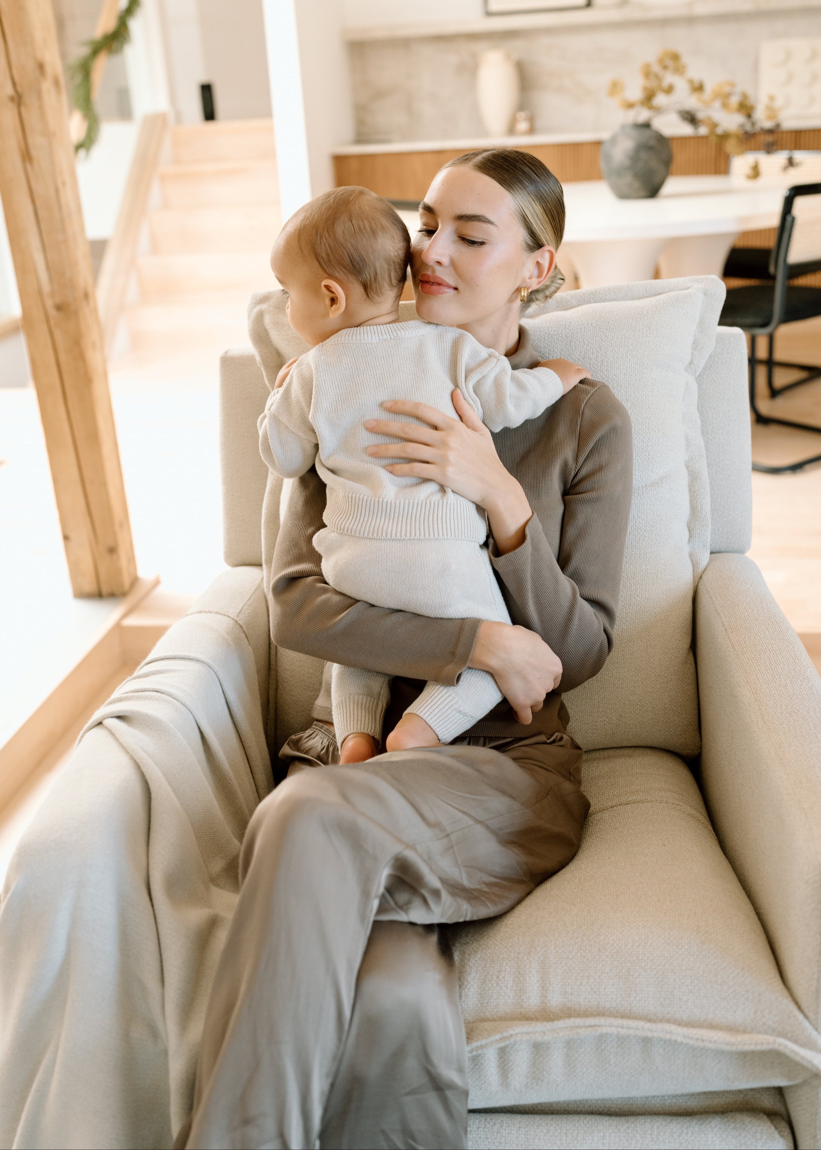 Flynn – Gliding Swivel Nursery Recliner - High Performance Basket Sand