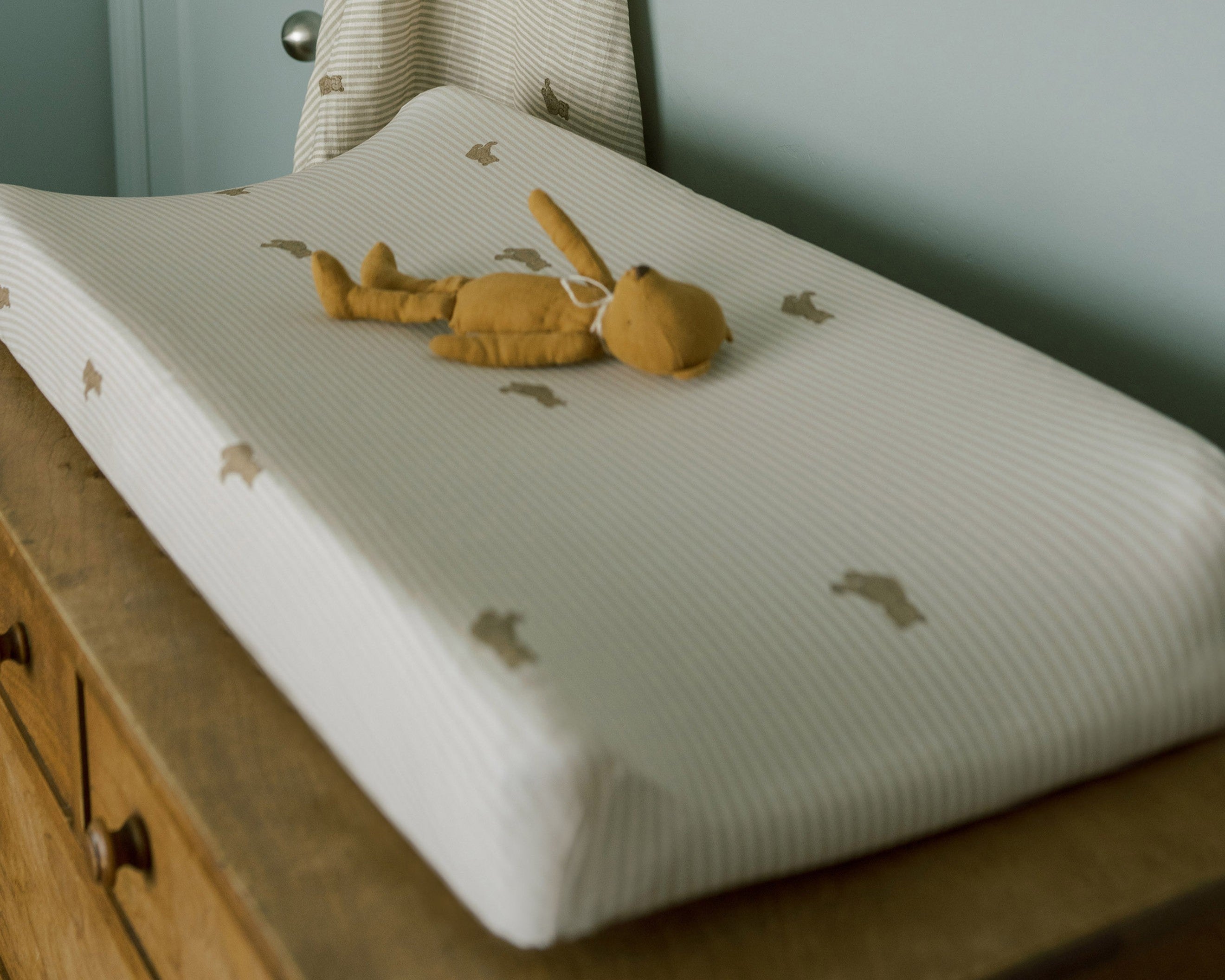 oilo cottontail changing pad cover