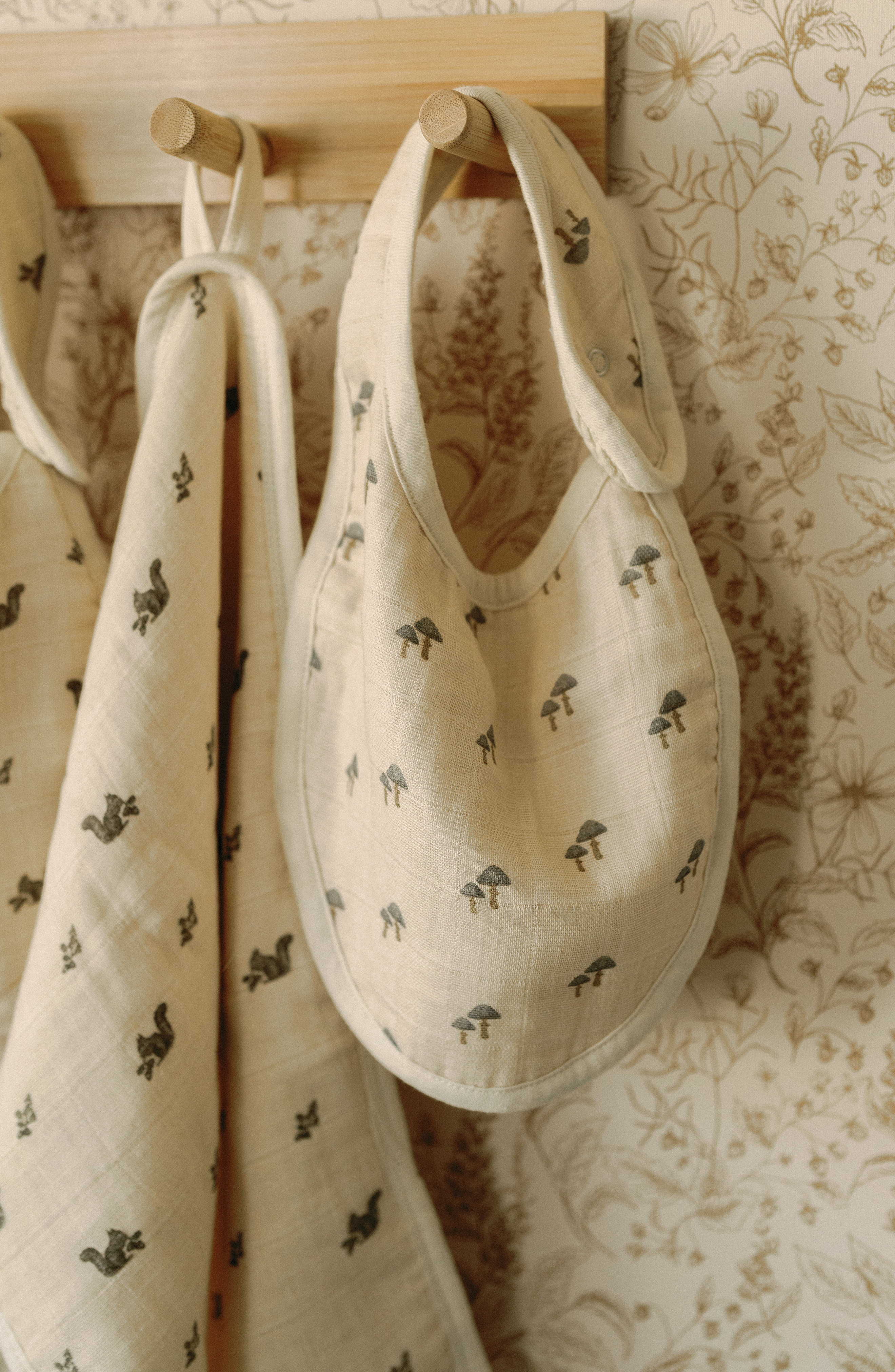 'Squirrel' & 'Mushroom' - Premium Muslin Bib 2-Pack