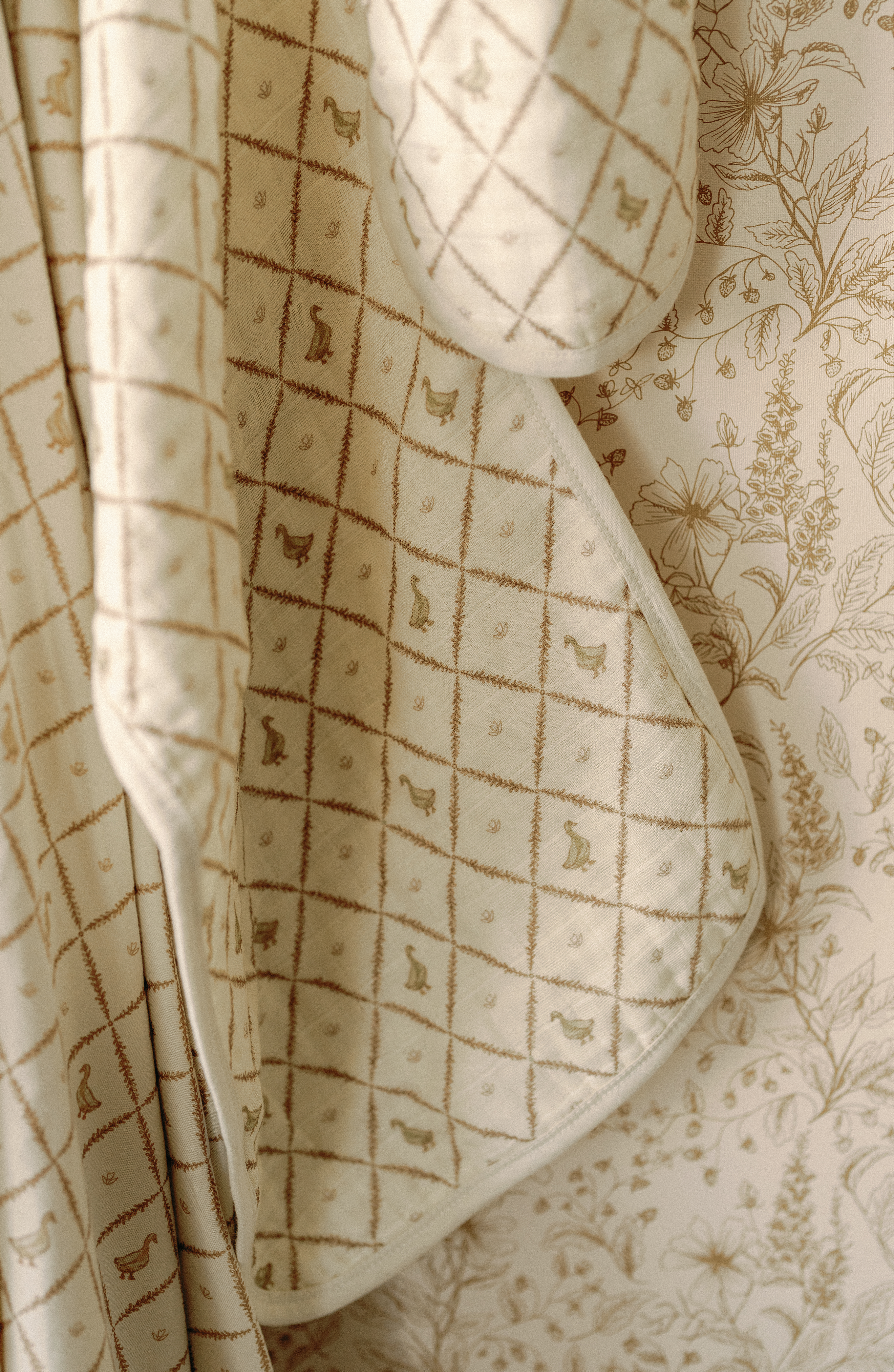 'Bear' & 'Duck' - Premium Muslin Burp Cloth 2-Pack