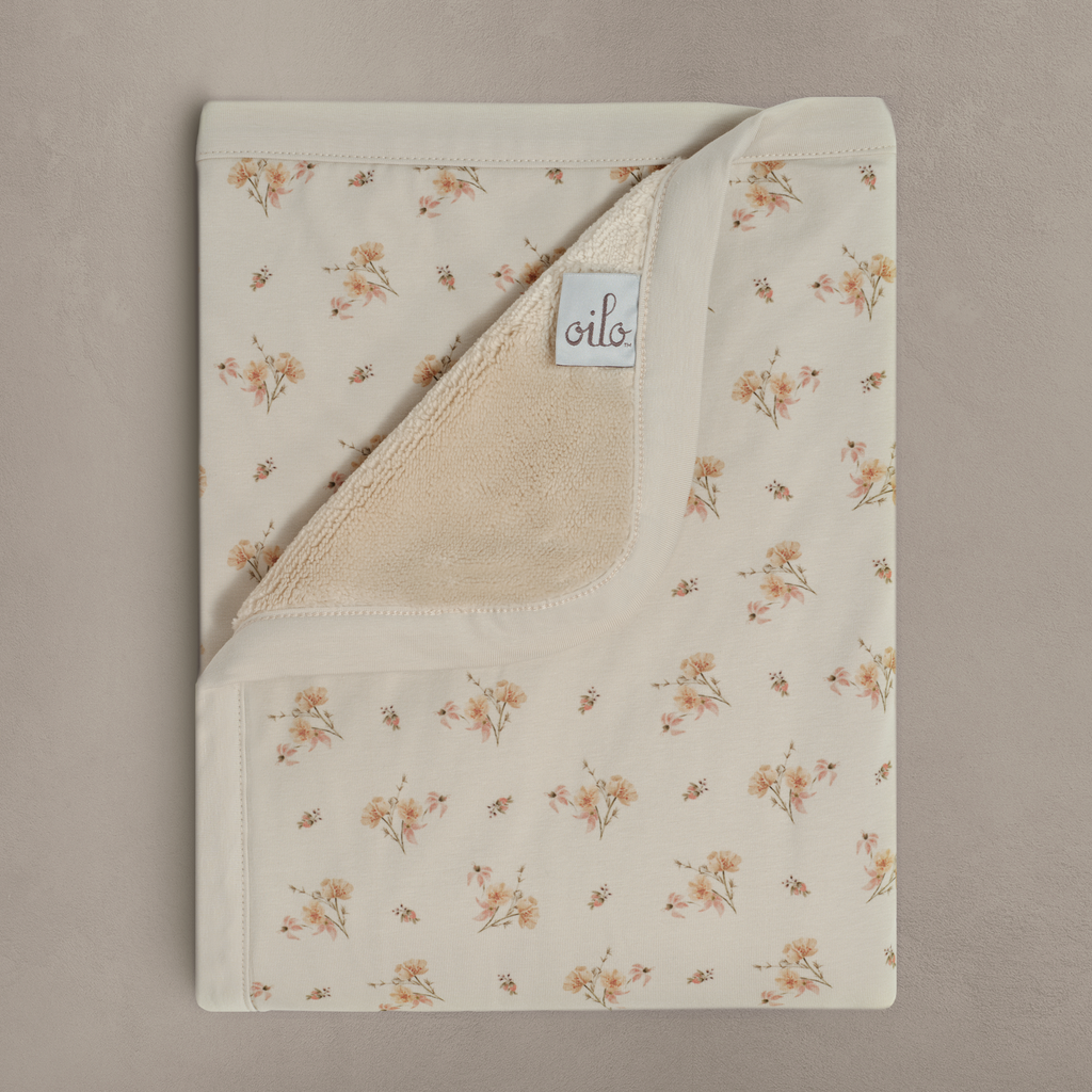 Dainty Floral Cuddle Blanket | Plush Infant Blanket | Oilo™ Studio