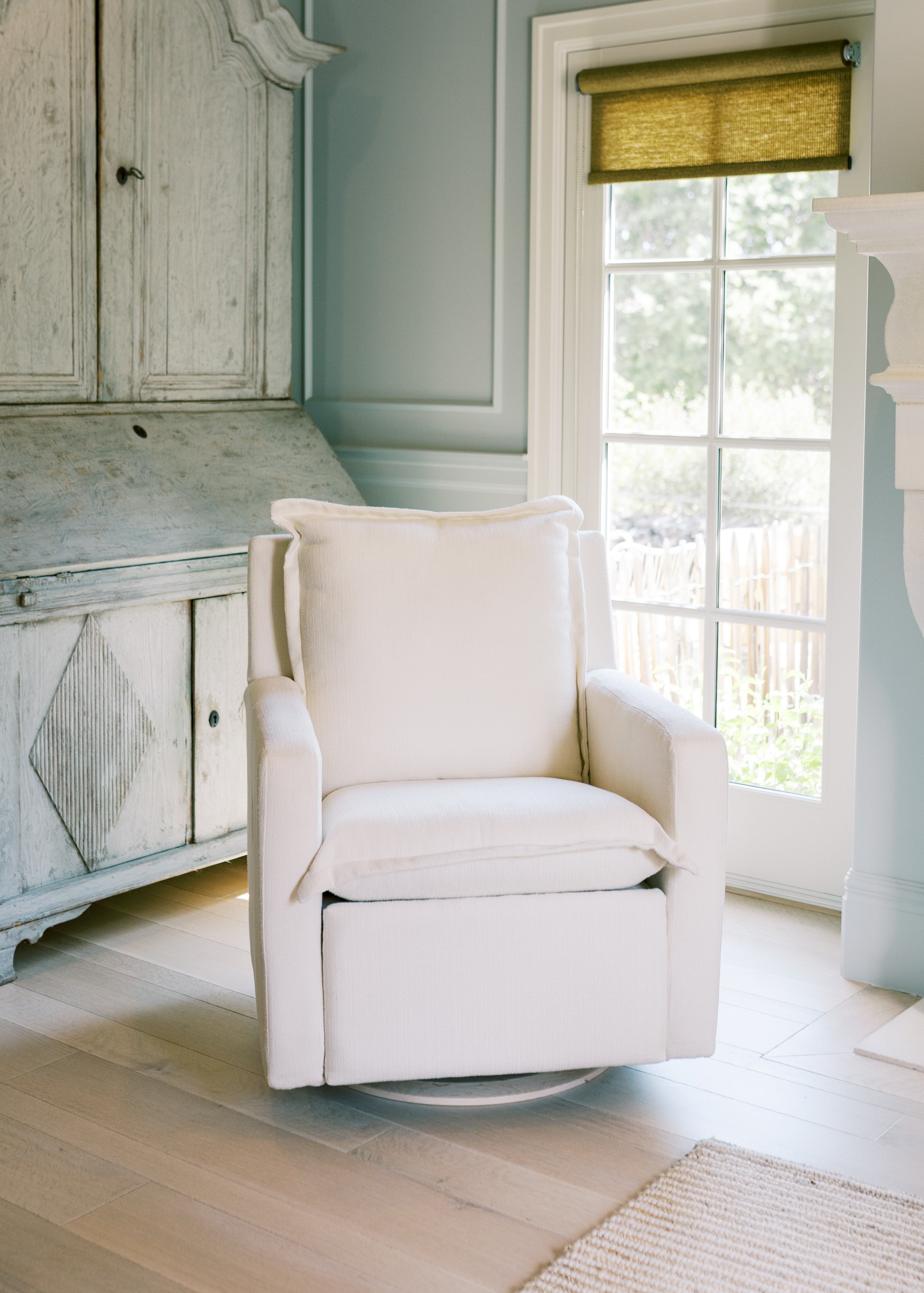 Flynn – Gliding Swivel Nursery Recliner - High Performance Ivory