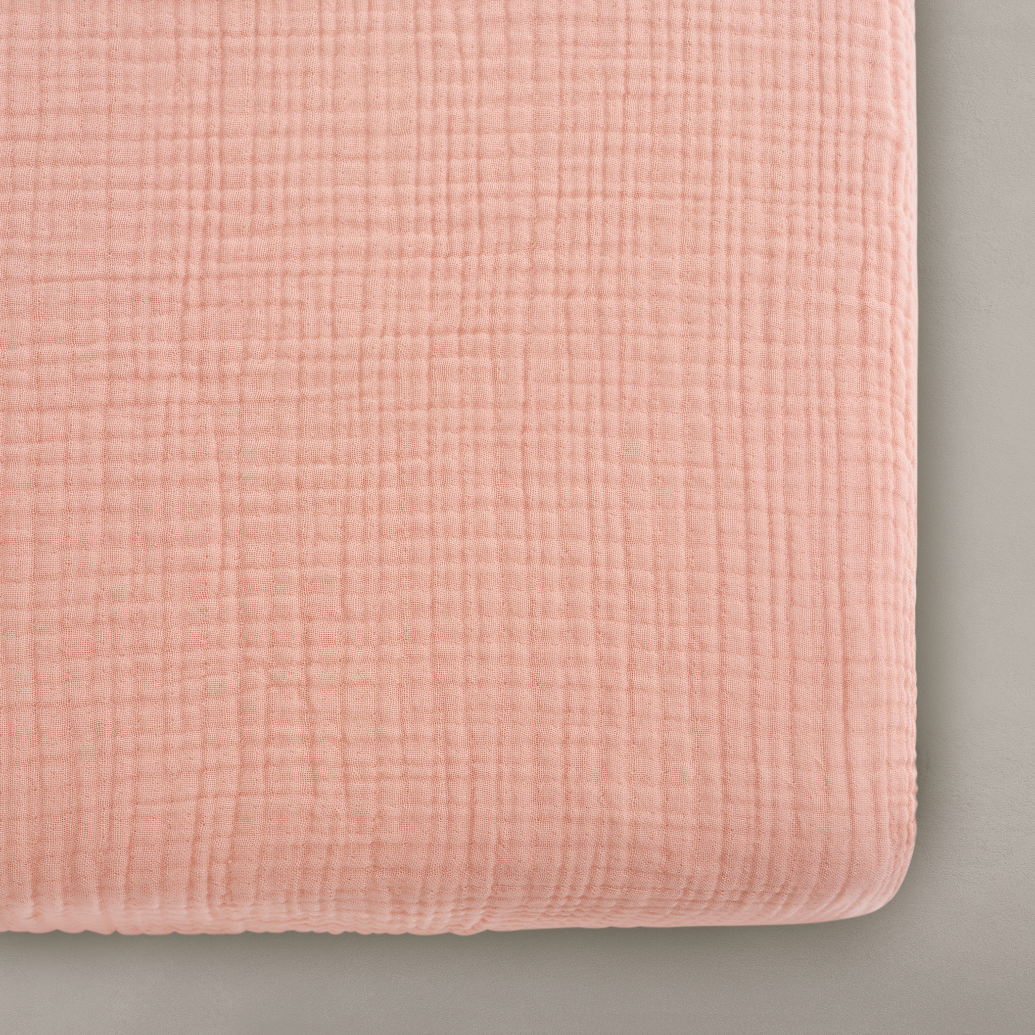 'Rosette' Pink - Premium Muslin Crib Sheet