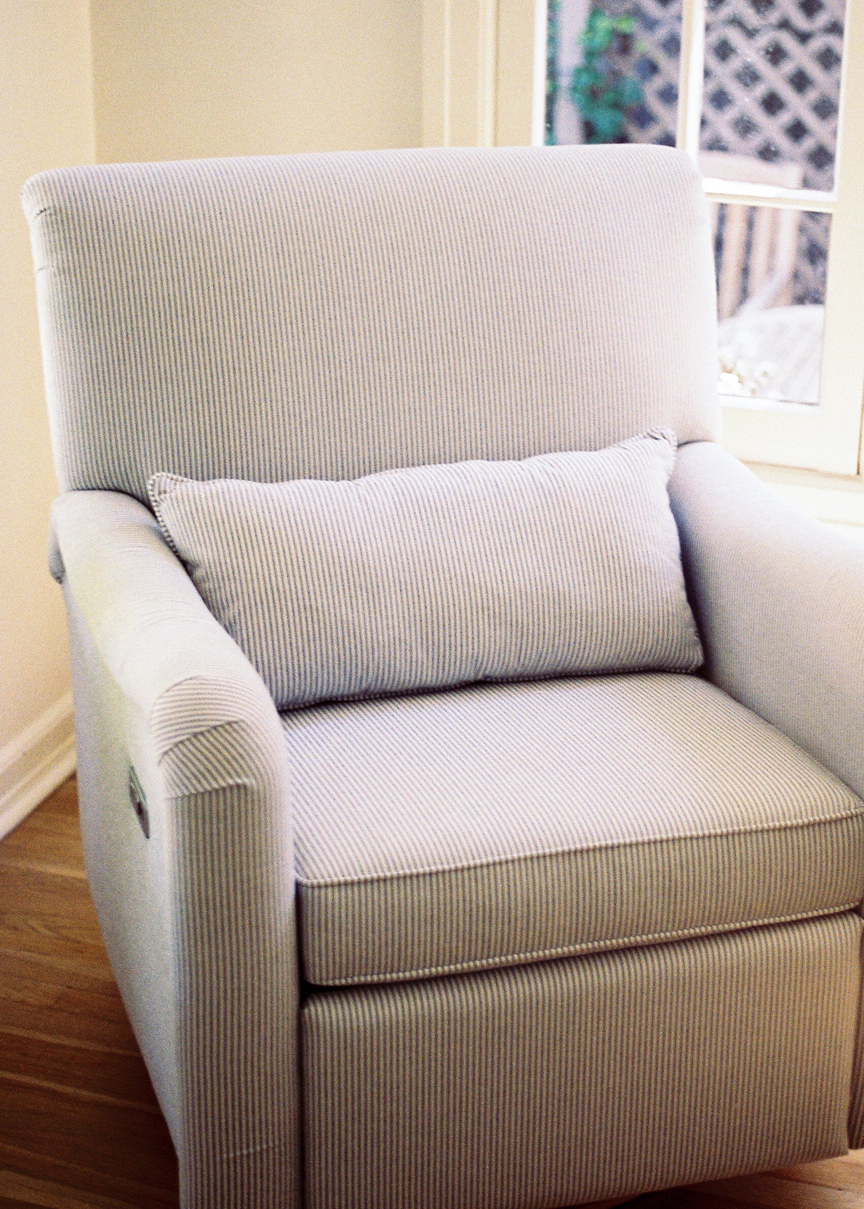 Teddy Gliding Swivel Nursery Recliner