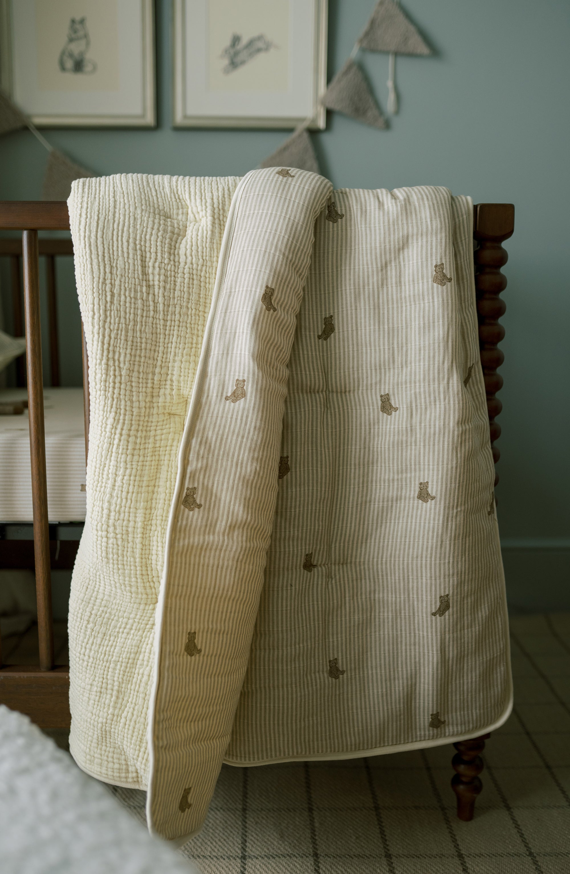 &#39;Bear&#39; - Premium Muslin Crib Quilt &amp; Sham