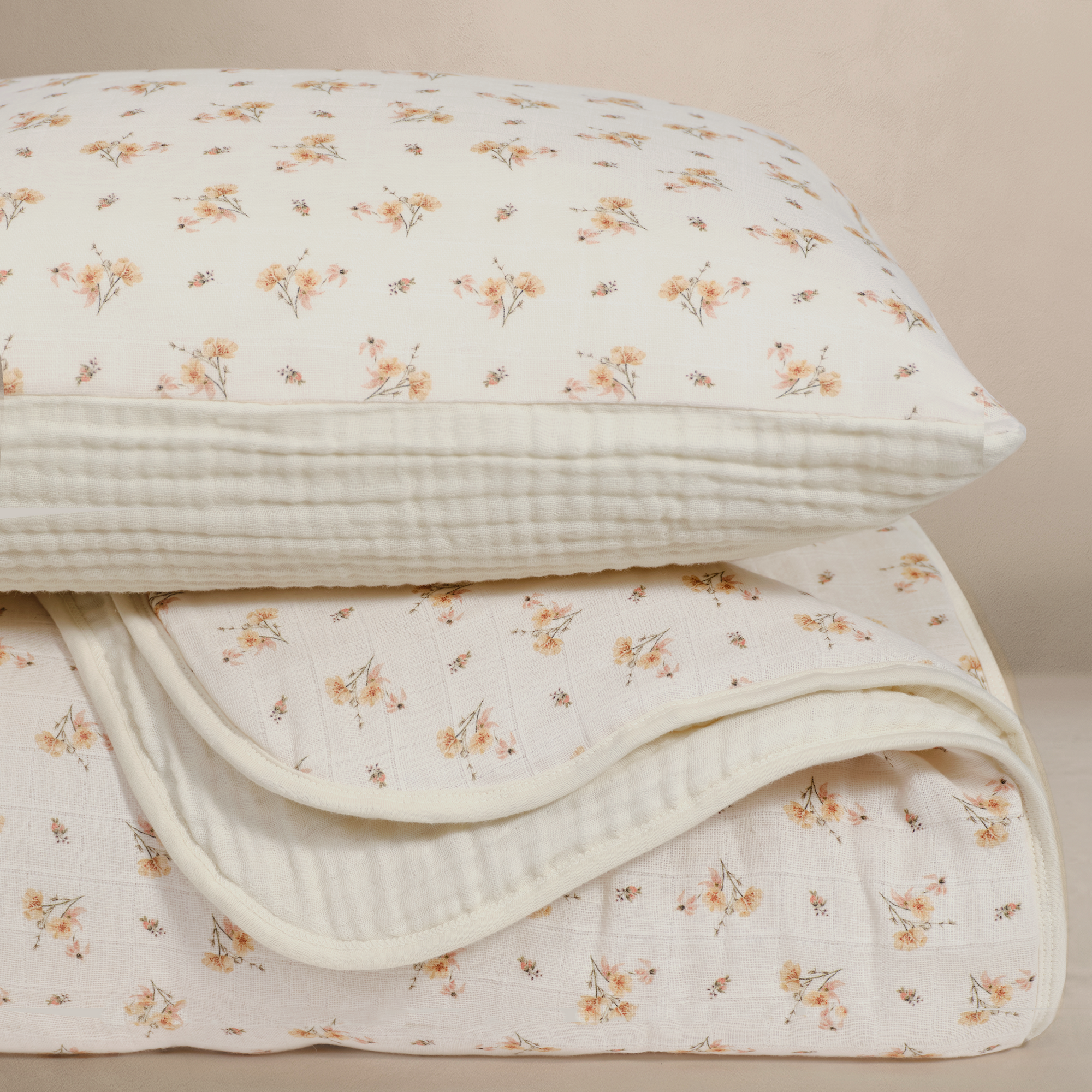 &#39;Dainty Floral&#39; - Premium Muslin Crib Quilt &amp; Sham Set